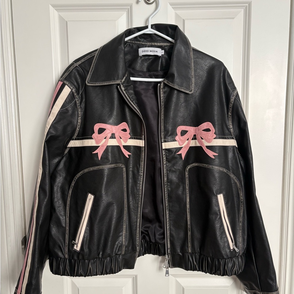 DIDDI MODA Black Leather Jacket with Pink Bow Accents
